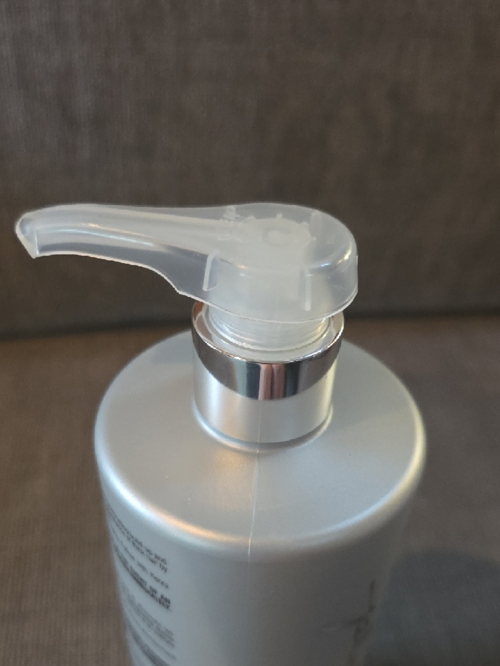 Kenra Platinum Thickening Shampoo, Instant Fullness, New, 31.5floz. - Picture 7 of 8